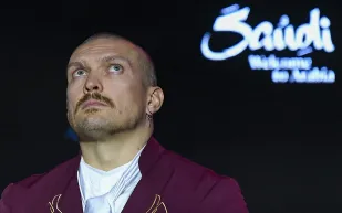 من الحلبة إلى الملعب: أوسيك يضيف لقبًا جديدًا لمسيرته الرياضية