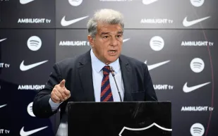 بعد إعادة انتخابه رئيسًا لبرشلونة.. كم تبلغ ثروة خوان لابورتا؟ 