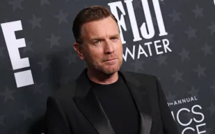 في عيد ميلاده 55.. كم تبلغ ثروة إيوان مكريغور؟