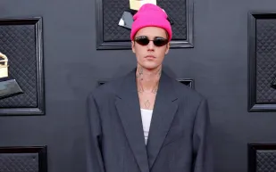 أجواء عائلية.. كيف احتفل جاستن بيبر بعيد ميلاده 32؟ 