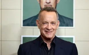 توم هانكس وباد باني في عمل واحد.. مفاجأة سينمائية مرتقبة بملاعب البيسبول!