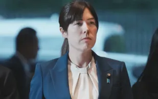 300 ثانية تهز اليابان.. وزيرة تعتذر للشعب بعد تأخرها 5 دقائق عن العمل (فيديو)