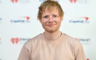 كيف أصبح "إد شيران" رمزًا لنجاح الشخص العادي؟ (فيديو)