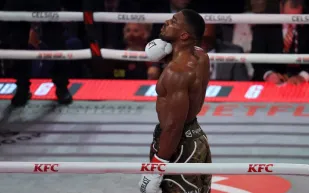 تحالف غير متوقع بين أوسيك وجوشوا: هل يقود إلى انتصار تاريخي؟ (فيديو)