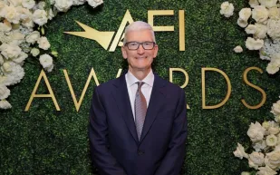 تيم كوك يكشف عن وصية ستيف جوبز: كيف قادت هذه النصيحة آبل للقمة؟