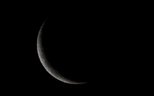 ما الدول التي تتحرى هلال عيد الفطر اليوم وغدًا؟