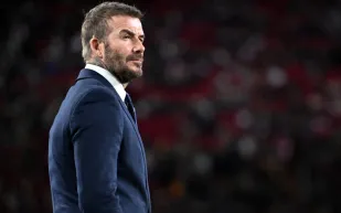 ديفيد بيكهام يستعرض مهاراته في التزلج في كندا (فيديو)