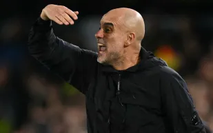غوارديولا يدين صافرات الاستهجان ضد اللاعبين المسلمين في مباراة مانشستر سيتي وليدز (فيديو)