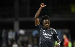 فينيسيوس يهدد بالرحيل عن ريال مدريد.. ما علاقة صفقة رودري؟