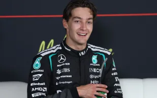 جورج راسل يحصد جائزة أستراليا الكبرى.. وهاميلتون يشتكي من سيارة فيراري (فيديو)