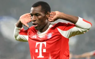 رد فكاهي.. كيف فاجأ نيكولاس جاكسون زميله كوليبالي في معسكر السنغال (فيديو)