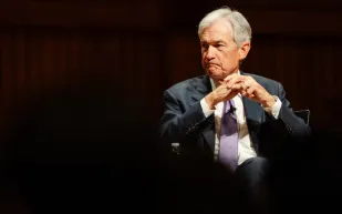 كيف يغير الذكاء الاصطناعي قواعد اللعبة؟ نصيحة رئيس الاحتياطي الفيدرالي لجيل زد