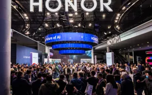 ببطارية سعة 13 ألف مللي أمبير.. مواصفات هاتف Honor X80 GT 