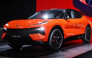 "لوتس" تعود للهجين في سيارة Eletre For Me الجديدة.. تعرف على المواصفات (فيديو)