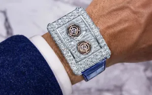 .Jacob & Co تستحدث قطْعًا جديدًا للألماس في ساعة Billionaire Double Tourbillon Angel-Cut