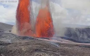 بركان كيلاويا يثور مجددًا: نوافير حمم ضخمة تصل إلى 300 متر في هاواي (فيديو)
