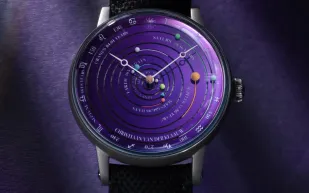 "ريفيوليوشن" و"كريستيان فان دير كلاو" تطلقان أعقد ساعة فلكية في العالم