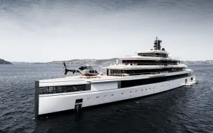 يخت "أوليسيس" يرسو في ميناء جبل طارق.. مرافق ترفيهية "خارقة"