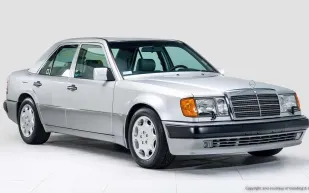 صفقة استثنائية: مرسيدس 500E النادرة لجيري ساينفيلد تُباع بسعر قياسي