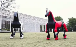 ثورة في الروبوتات: حصان آلي بقدرة تحميل 110 كجم (فيديو)