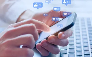 كيف تشتت إشعارات الهواتف الذكية دماغك؟ دراسة تكشف حقائق صادمة