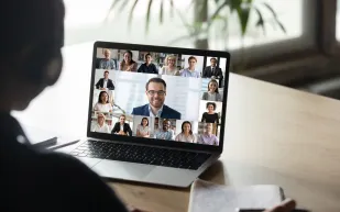 أنشطة افتراضية تعزّز تواصل فريق العمل خلال شهر رمضان