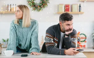 كيف يؤثر منع الإنجاب في متوسط العمر؟ دراسة تكشف رابطًا مفاجئًا