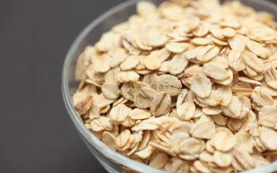 48 ساعة من الشوفان.. كيف تسهم في خفض الكوليسترول لأسابيع؟