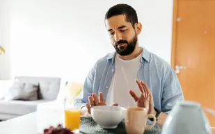 لماذا نفقد شهيتنا عند المرض؟ دراسة حديثة تكشف الأسباب