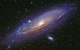 كم يبلغ عمر الكون؟ علماء الفلك يكشفون الرقم الأرجح