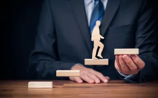 بناء الثقة الذاتية: تمارين للعقل الإداري