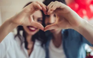 الرجال أم النساء.. من الأكثر رضا في العلاقة الزوجية؟