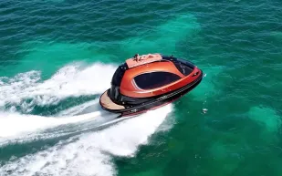 Jet Capsule.. "لازاريني" تكشف عن يختها الجديد (فيديو)