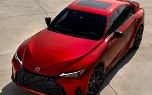  Al-Futtaim Lexus تكشف عن سيارة السيدان الرياضية الجديدة IS350