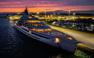 بقيمة 334 مليون دولار.. ظهور مفاجئ ليخت عملاق يملكه ملياردير صيني غامض