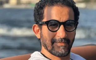 أحمد حلمي يعود للسينما بـ"أضعف خلقه": أولى بطولاته بعد غياب طويل!