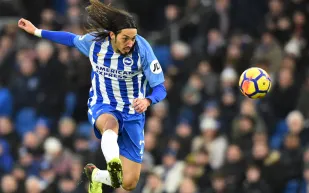 لاعب الدوري الإنجليزي السابق يتحول إلى بطل.. فماذا فعل؟ (فيديو)