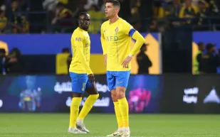 ساديو ماني يحول عيد ميلاده إلى رسالة تحفيز لزملائه في النصر (فيديو)