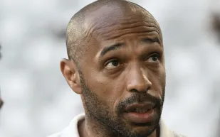 تييري هنري يهاجم أداء آرسنال أمام أتلتيكو مدريد: ماذا قال عن قائد الفريق؟