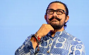 مأساة عامر خان بعد الطلاق.. كيف دمرت العزلة حياة "نجم بوليوود" الأول؟ (فيديو)