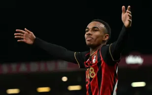 من يفوز بجوهرة بورنموث الفرنسية.. ليفربول أم تشيلسي؟