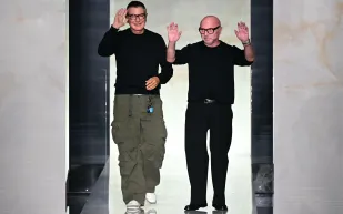 خارج الإدارة… داخل الهوية: استقالة ستيفانو غابانا من Dolce & Gabbana