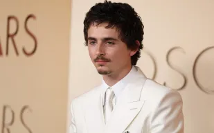 ما الذي حدث لسيارة تيموثي شالاميه الفاخرة في بيفرلي هيلز؟