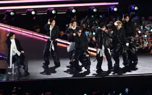 ألبوم Arirang لفرقة BTS يتصدر Billboard 200 للأسبوع الثالث