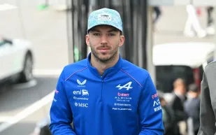 لاكوست تدخل عالم فورمولا 1: بيير جاسلي سفيرًا جديدًا للعلامة