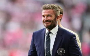 ديفيد بيكهام يحتفي بزوجته فيكتوريا في عيد ميلادها الثاني والخمسين