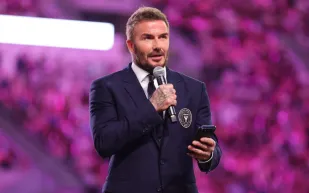 لحظة غير متوقعة: كيف احتفى ديفيد بيكهام بعيد ميلاد جيريمي كلاركسون؟