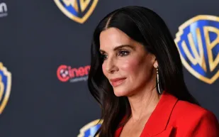 ساندرا بولوك تدشن حسابها الرسمي على إنستغرام وتمازح  تشانينج تيتوم (فيديو)