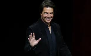 توم كروز يفاجئ جمهوره بتحول صادم في فيلم "Digger" (فيديو)