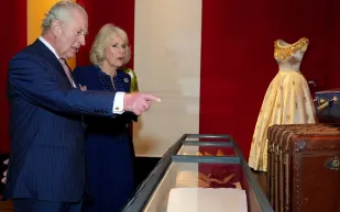 الملك تشارلز يحيي ذكرى والدته في مئويتها برسالة مؤثرة (فيديو)